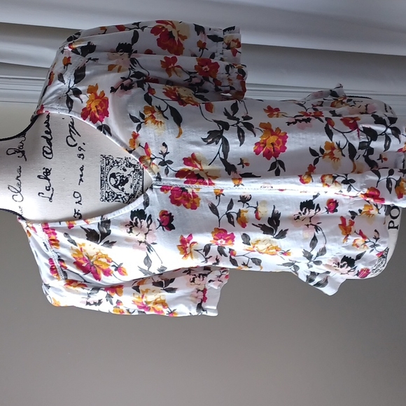 Lucky Brand Tops - Lucky Brand top Med